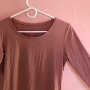 pink uniqlo heattech top